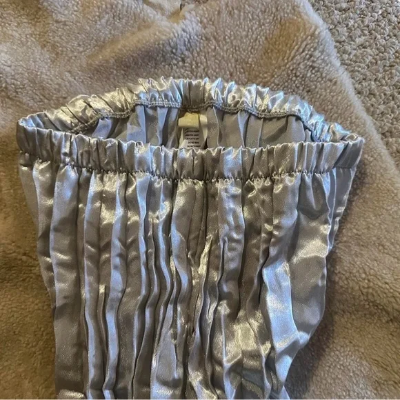 Nin Studio silver pleated pants with flared bottom in size S - Picture 4 of 5